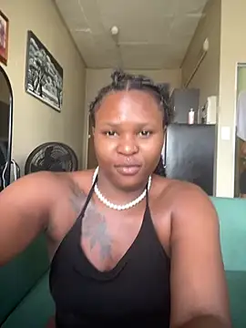 Snapshot of houseforsex chatting on 12.22.25 houseforsex online show from 12.22.25