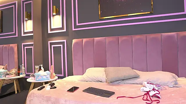 Snapshot of Tayler_Kim chatting on 01.11.26 Tayler Kim online show from 01.11.26