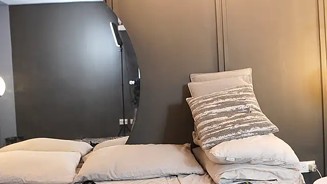 Snapshot of Tayler_Kim chatting on 01.17.26 Tayler Kim online show from 01.17.26