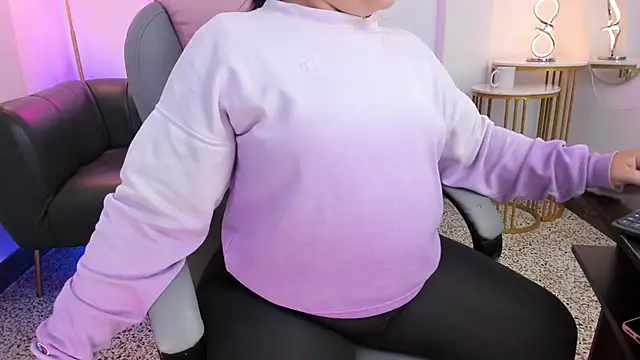 Snapshot of Miss_Francheska chatting on 11.22.25 Miss Francheska online show from 11.22.25