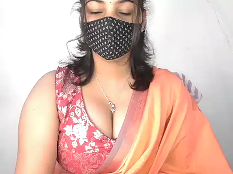 Hott Noor online show from 01.12.26