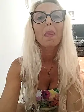 Snapshot of _sexyBLONDE46_ chatting on 06.21.26 sexyBLONDE46 online show from 06.21.26