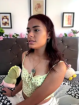 Im Lyan online show from 11.08.25