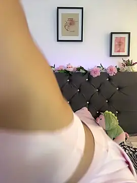 Im Lyan online show from 12.02.25