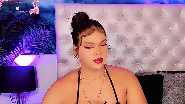 Snapshot of Valeria_Swett_ chatting on 06.22.26 Valeria Swett online show from 06.22.26
