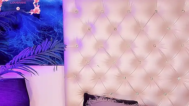 Snapshot of Valeria_Swett_ chatting on 06.23.26 Valeria Swett online show from 06.23.26
