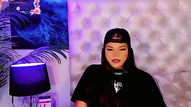 Snapshot of Valeria_Swett_ chatting on 07.25.26 Valeria Swett online show from 07.25.26