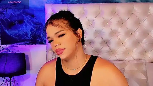 Snapshot of Valeria_Swett_ chatting on 07.27.26 Valeria Swett online show from 07.27.26