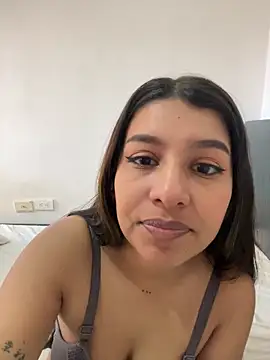  Chloe Smith online show from 02.19.26