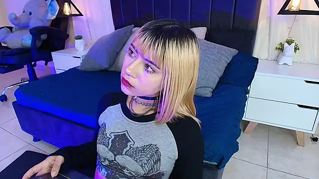 IvyBelle  online show from 09.18.25