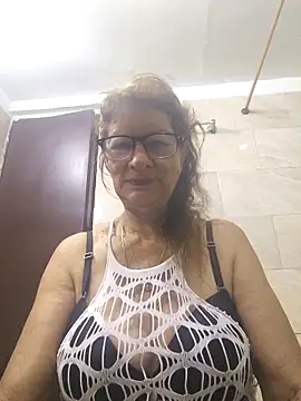 Snapshot of MaryLunne chatting on 12.15.25 MaryLunne online show from 12.15.25