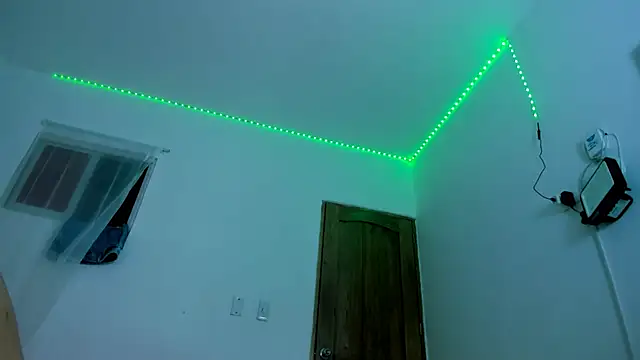 Snapshot of magic_mike_26 chatting on 10.23.25 magic mike 26 online show from 10.23.25