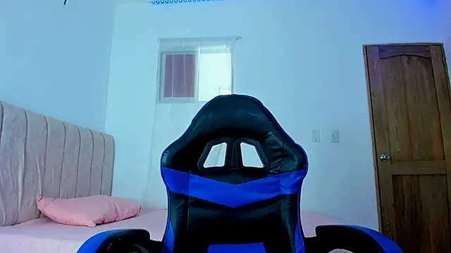 Snapshot of magic_mike_26 chatting on 11.02.25 magic mike 26 online show from 11.02.25