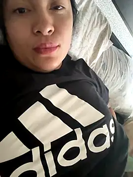 Snapshot of latina_curvy22 chatting on 09.22.25 latina curvy22 online show from 09.22.25