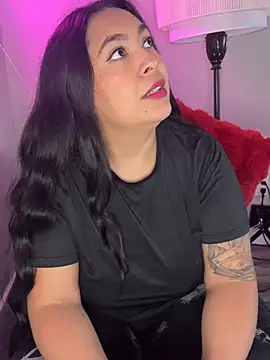 Snapshot of latina_curvy22 chatting on 02.20.26 latina curvy22 online show from 02.20.26