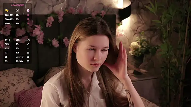 LynHillaire online show from 06.03.26