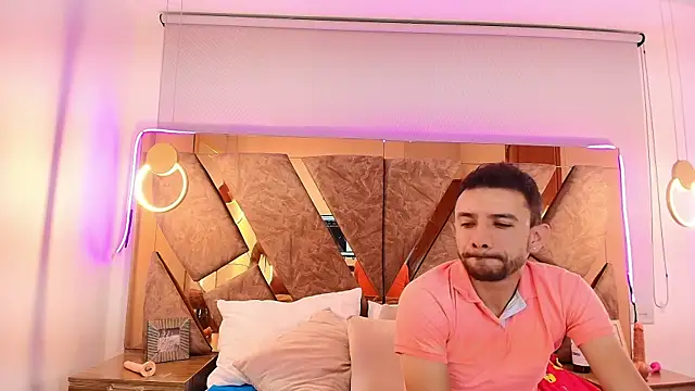 Snapshot of genessis__david chatting on 10.02.25 genessis david online show from 10.02.25