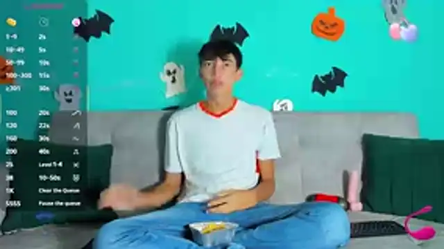 Maikol Ortiz online show from 10.28.25