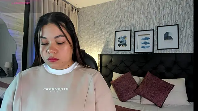 sophie  blare online show from 06.23.26