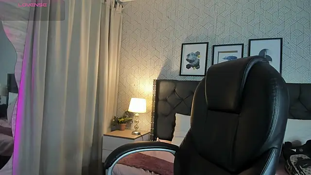sophie  blare online show from 07.02.26