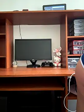 Snapshot of Yui-Ch06 chatting on 10.13.25 Yui-Ch06 online show from 10.13.25