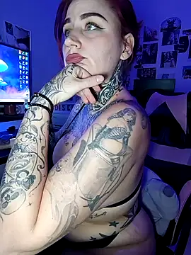 Snapshot of blazed_vixen chatting on 02.05.26 blazed vixen online show from 02.05.26