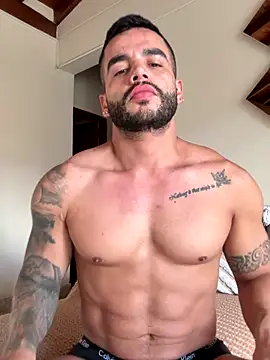 Snapshot of Bruno_De_Lucaa_ chatting on 09.10.25 Bruno De Lucaa online show from 09.10.25