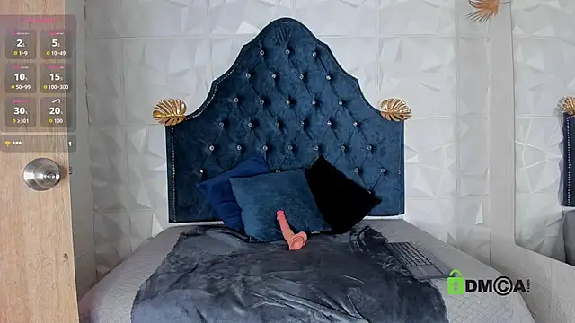 Snapshot of _mia_milf_ chatting on 09.14.25 mia milf online show from 09.14.25