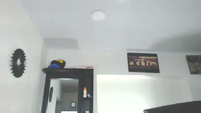 Snapshot of Vicky_hotmilf chatting on 09.25.25 Vicky hotmilf online show from 09.25.25