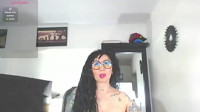 Snapshot of Vicky_hotmilf chatting on 10.09.25 Vicky hotmilf online show from 10.09.25