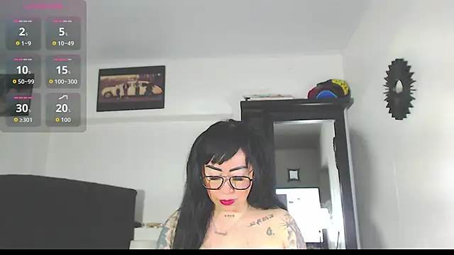 Snapshot of Vicky_hotmilf chatting on 10.29.25 Vicky hotmilf online show from 10.29.25