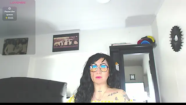 Snapshot of Vicky_hotmilf chatting on 10.30.25 Vicky hotmilf online show from 10.30.25