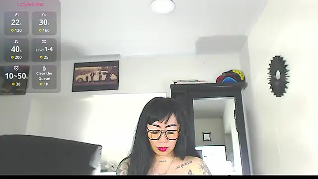 Snapshot of Vicky_hotmilf chatting on 10.31.25 Vicky hotmilf online show from 10.31.25