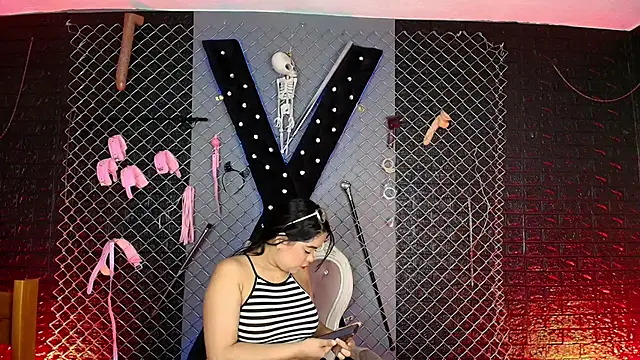 Snapshot of Mr_Alejandra_bdsm chatting on 11.25.25 Mr Alejandra bdsm online show from 11.25.25