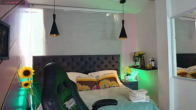 Annie Lii online show from 12.03.25