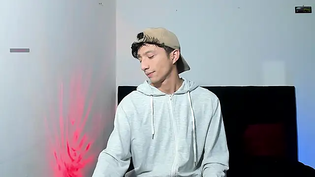 Snapshot of mhatias_ chatting on 01.13.26 mhatias online show from 01.13.26