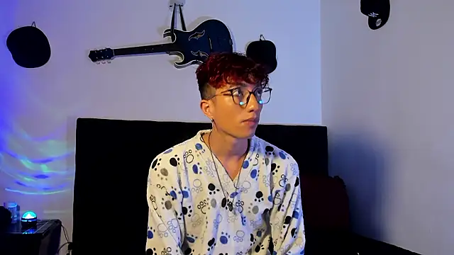 Snapshot of mhatias_ chatting on 02.17.26 mhatias online show from 02.17.26