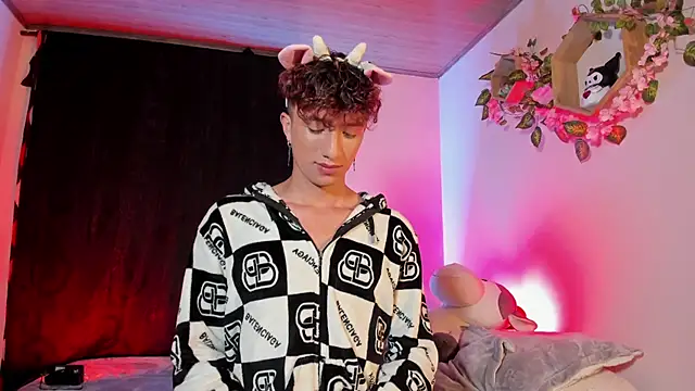 Snapshot of mhatias_ chatting on 03.11.26 mhatias online show from 03.11.26