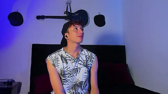 Snapshot of mhatias_ chatting on 03.31.26 mhatias online show from 03.31.26