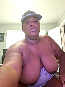 Snapshot of Eatme07 chatting on 09.11.25 Eatme07 online show from 09.11.25