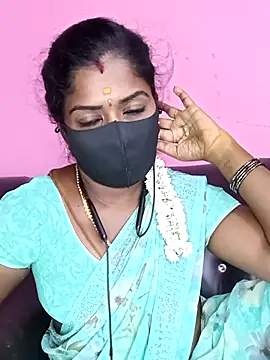 Snapshot of tamilammukuttyy chatting on 09.30.25 tamilammukuttyy online show from 09.30.25