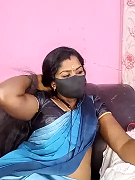 Snapshot of tamilammukuttyy chatting on 10.24.25 tamilammukuttyy online show from 10.24.25