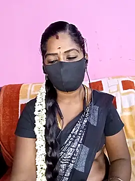 Snapshot of tamilammukuttyy chatting on 11.16.25 tamilammukuttyy online show from 11.16.25