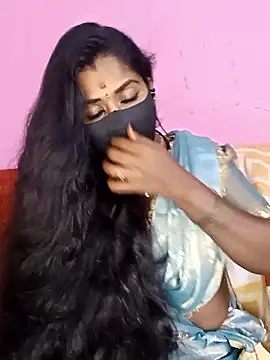 Snapshot of tamilammukuttyy chatting on 11.18.25 tamilammukuttyy online show from 11.18.25