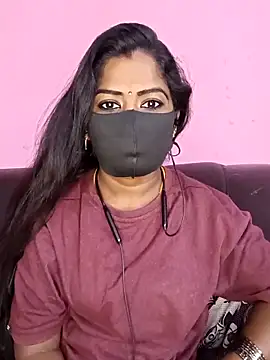 Snapshot of tamilammukuttyy chatting on 12.14.25 tamilammukuttyy online show from 12.14.25