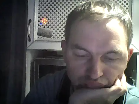 Snapshot of SummerArthur chatting on 09.29.25 SummerArthur online show from 09.29.25