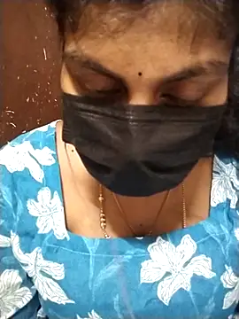 Snapshot of Nithiila chatting on 10.01.25 Nithiila online show from 10.01.25