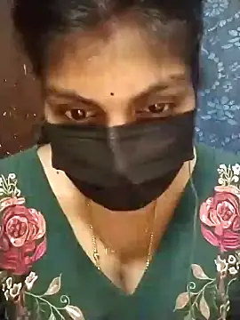 Snapshot of Nithiila chatting on 10.06.25 Nithiila online show from 10.06.25