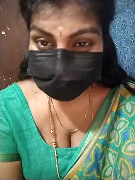 Snapshot of Nithiila chatting on 10.09.25 Nithiila online show from 10.09.25