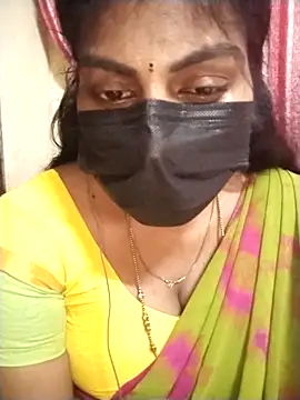 Snapshot of Nithiila chatting on 10.14.25 Nithiila online show from 10.14.25